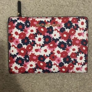 Micheal Kors Women’s Wallet